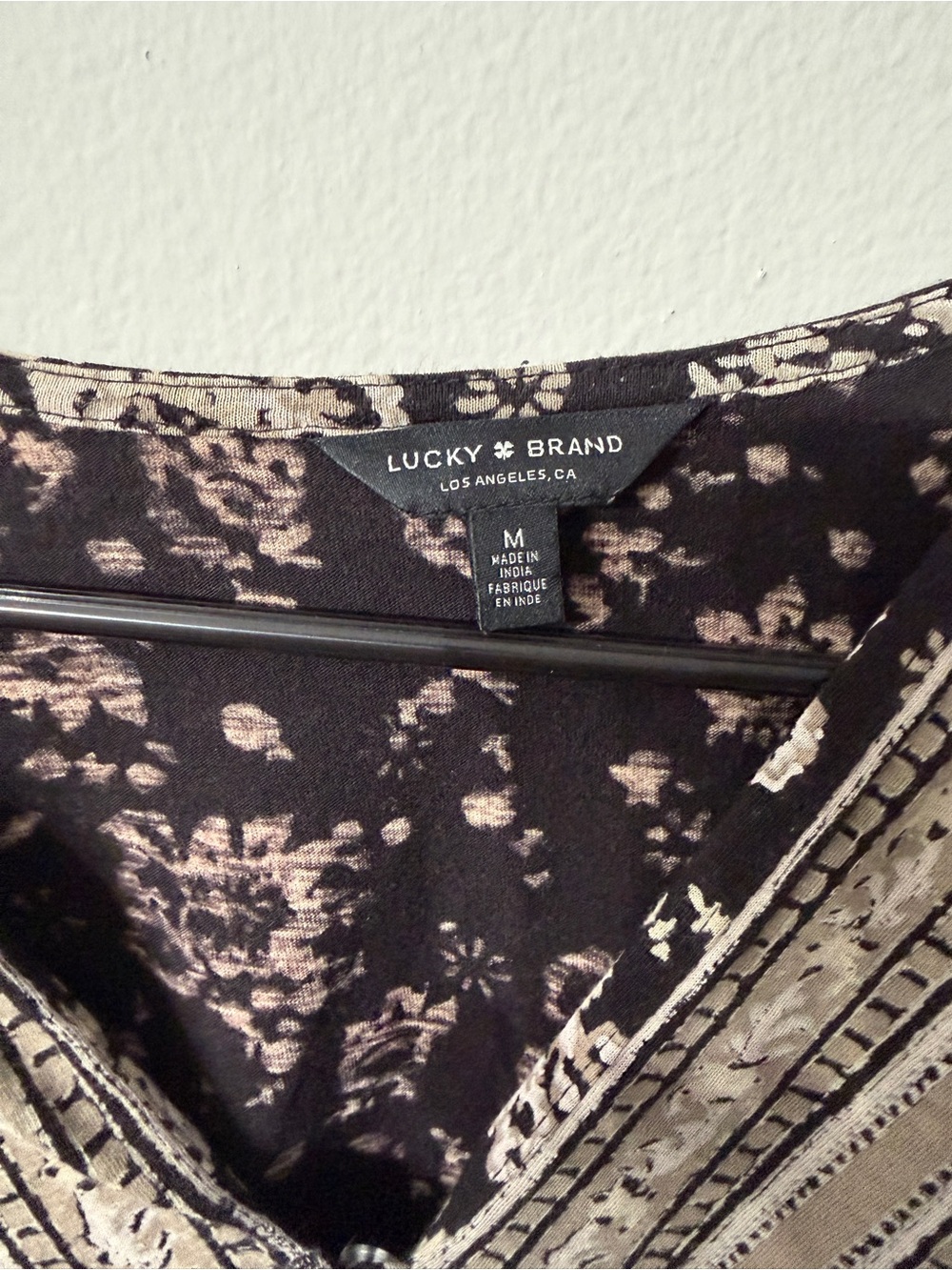 Women’s Lucky Brand Boho Floral Surplice Top Medium - Picture 4 of 4